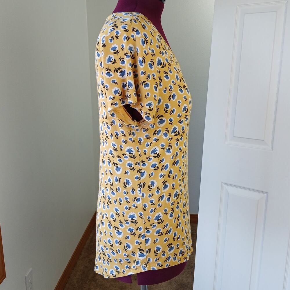 dip Classic Yellow Floral Print V-neck Tee Large blue white basic comfort rayon - Picture 4 of 10